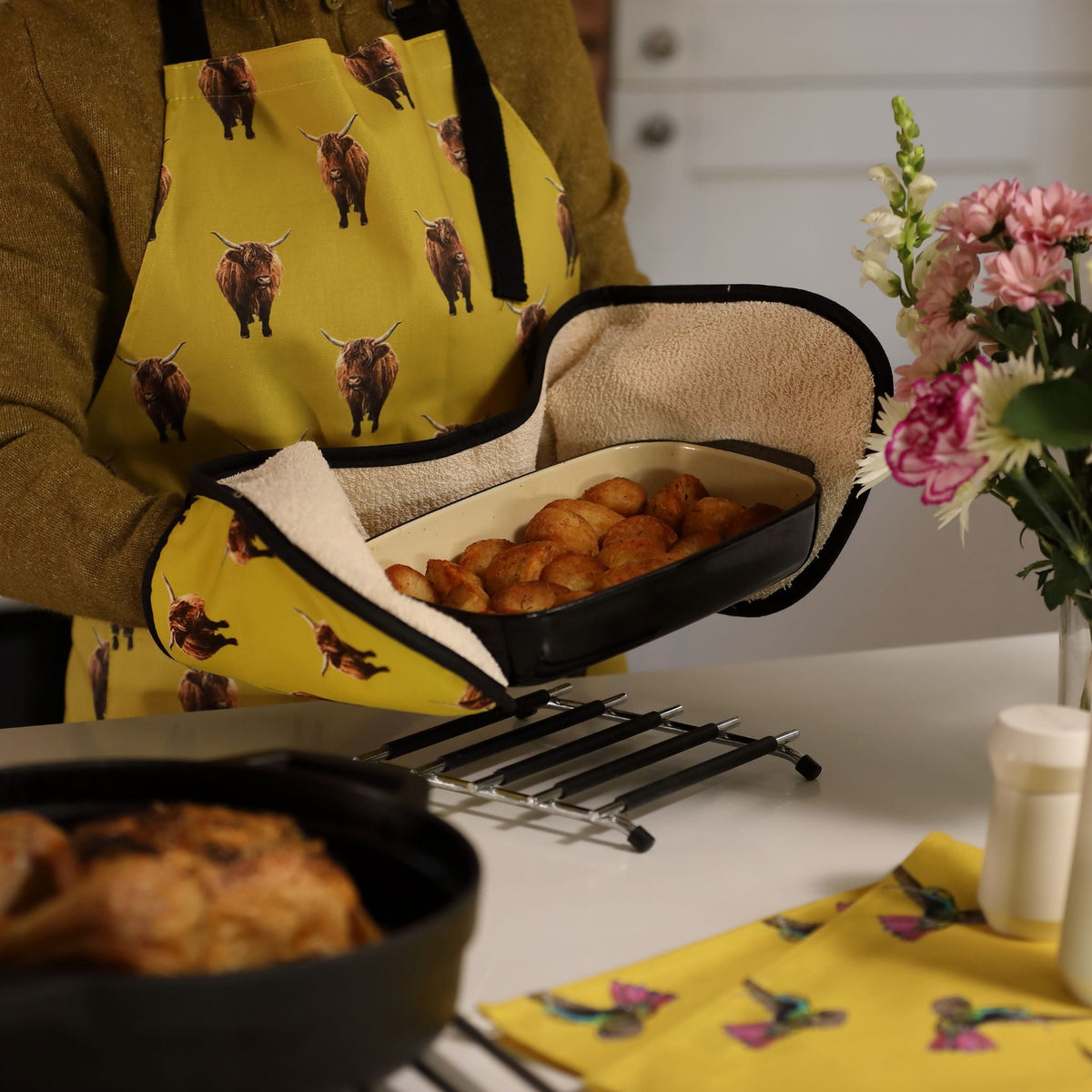 Tracey Cooper Highland Cow Double Oven Gloves